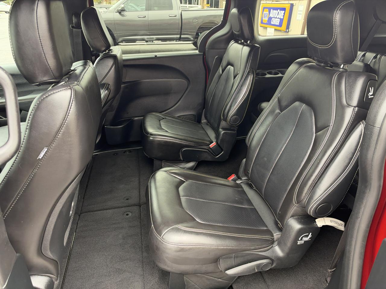 Chrysler Pacifica Select FWD 2025