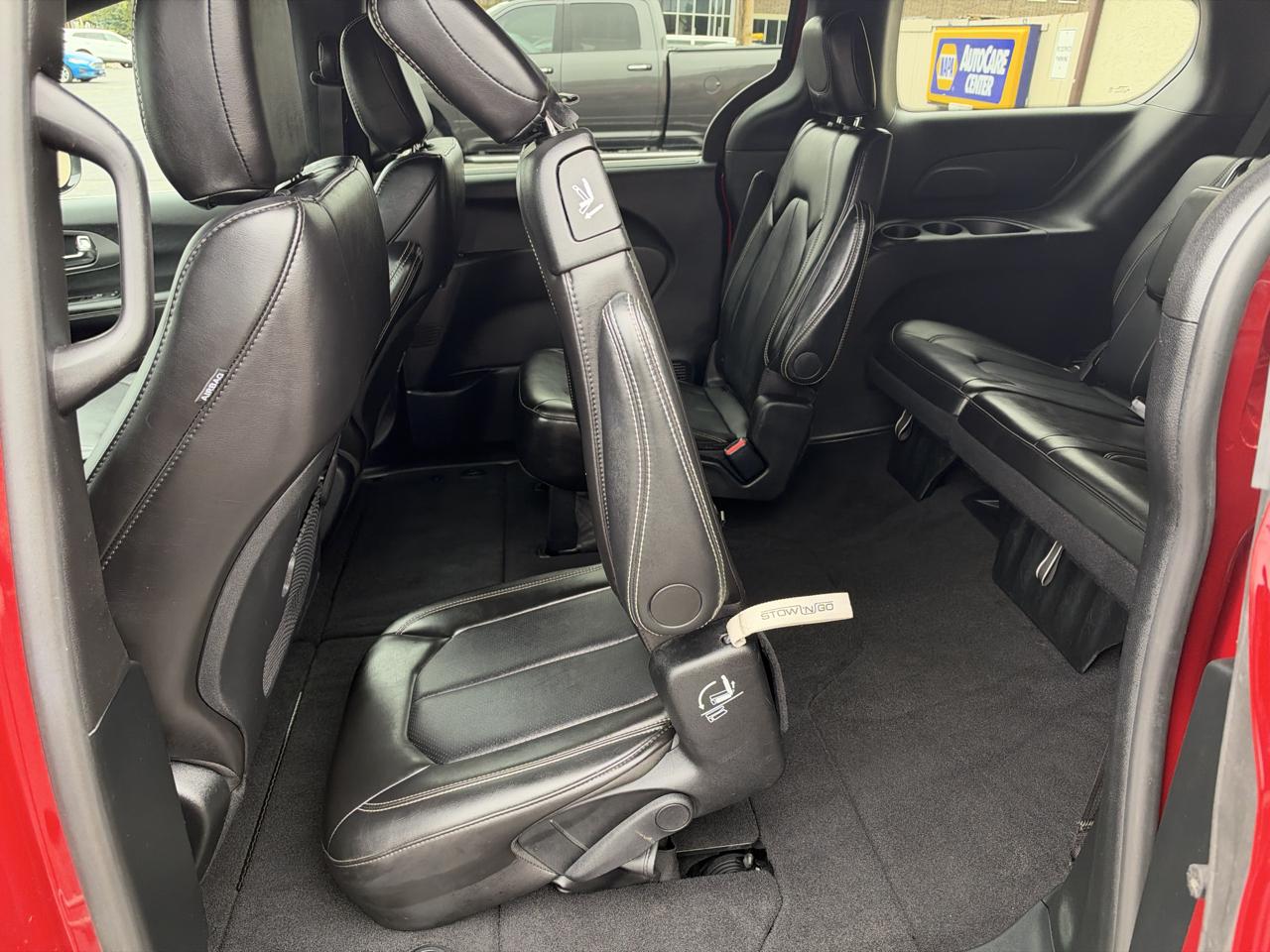 Chrysler Pacifica Select FWD 2025