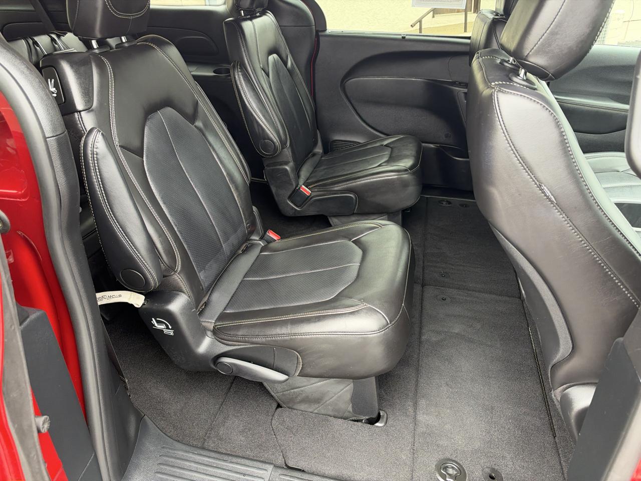 Chrysler Pacifica Select FWD 2025