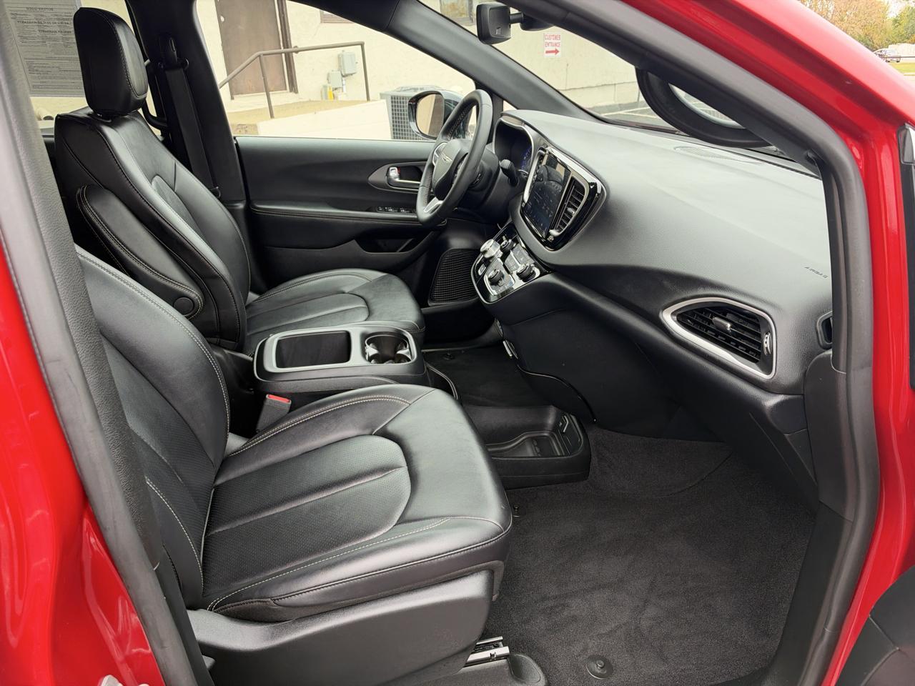 Chrysler Pacifica Select FWD 2025