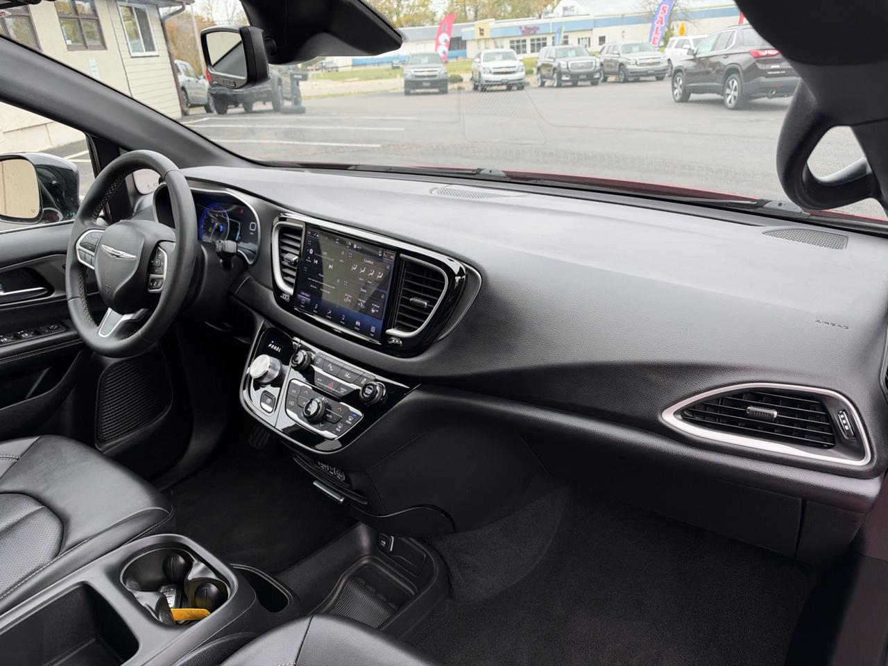 Chrysler Pacifica Select FWD 2025