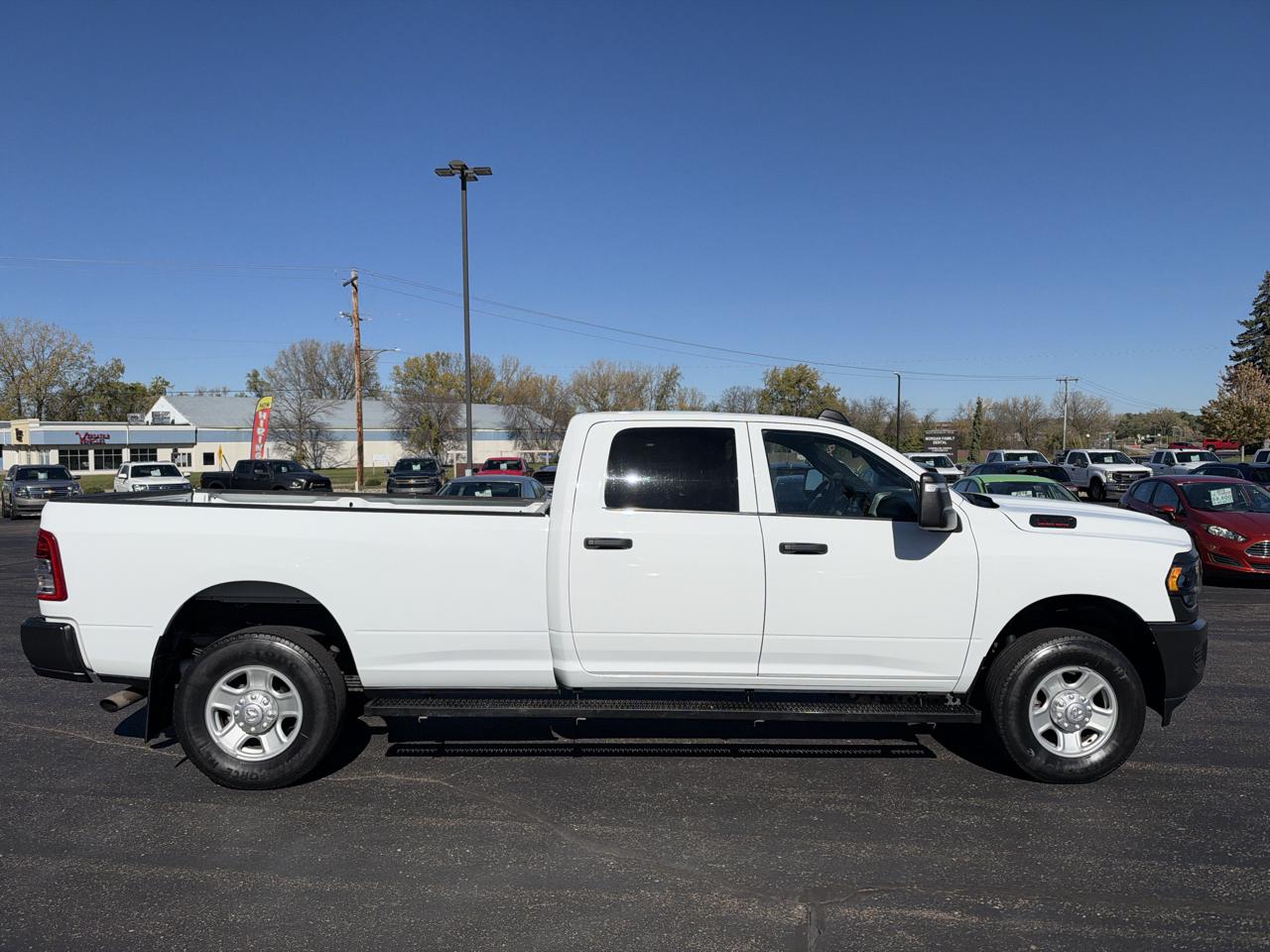 RAM 3500 Tradesman 4x4 Crew Cab 8' Box 2023