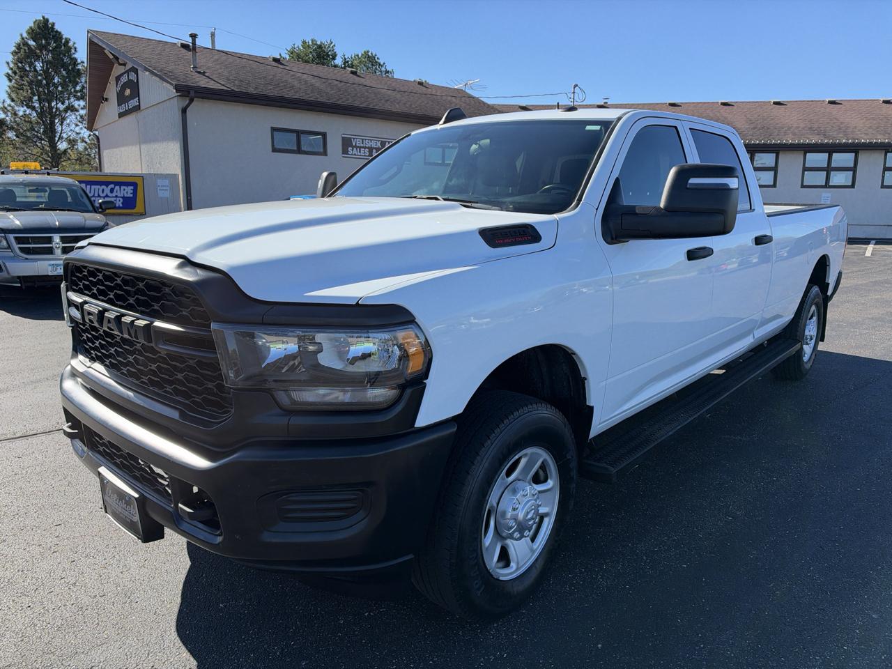 RAM 3500 Tradesman 4x4 Crew Cab 8' Box 2023