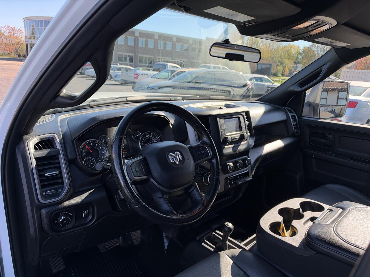 RAM 3500 Tradesman 4x4 Crew Cab 8' Box 2023