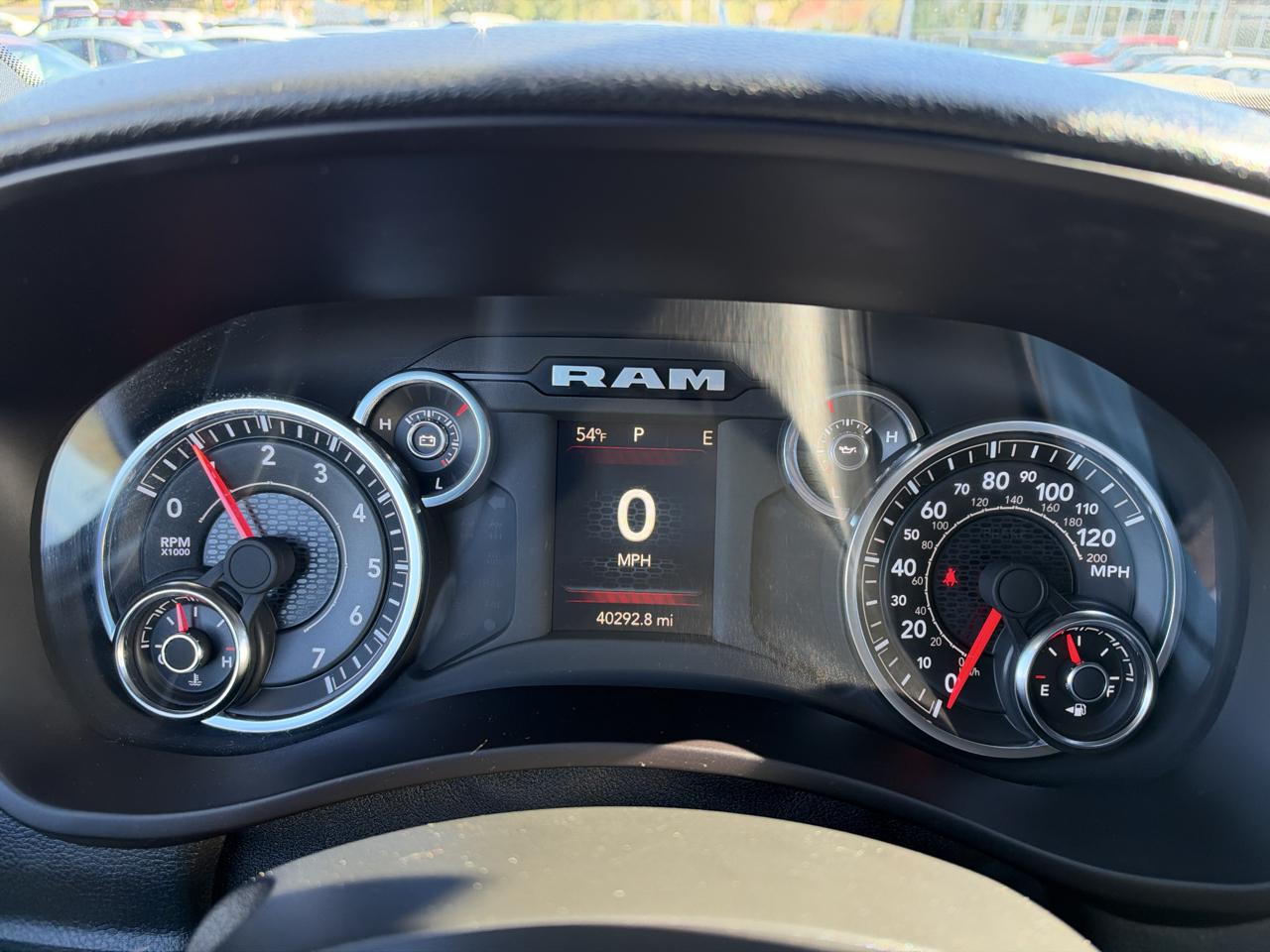 RAM 3500 Tradesman 4x4 Crew Cab 8' Box 2023