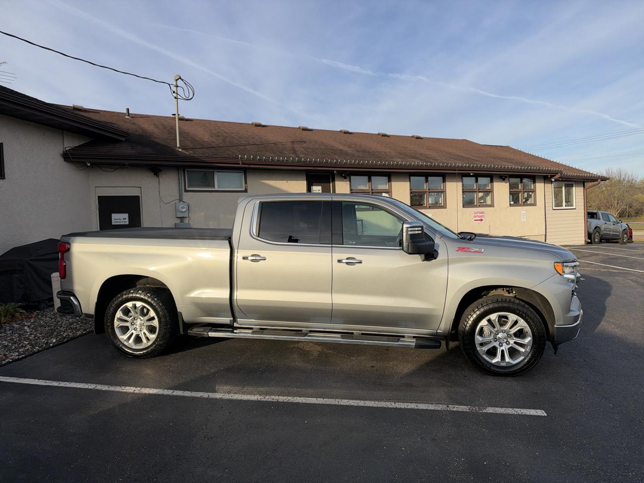 Chevrolet Silverado 1500 4WD Crew Cab 157" LTZ 2024