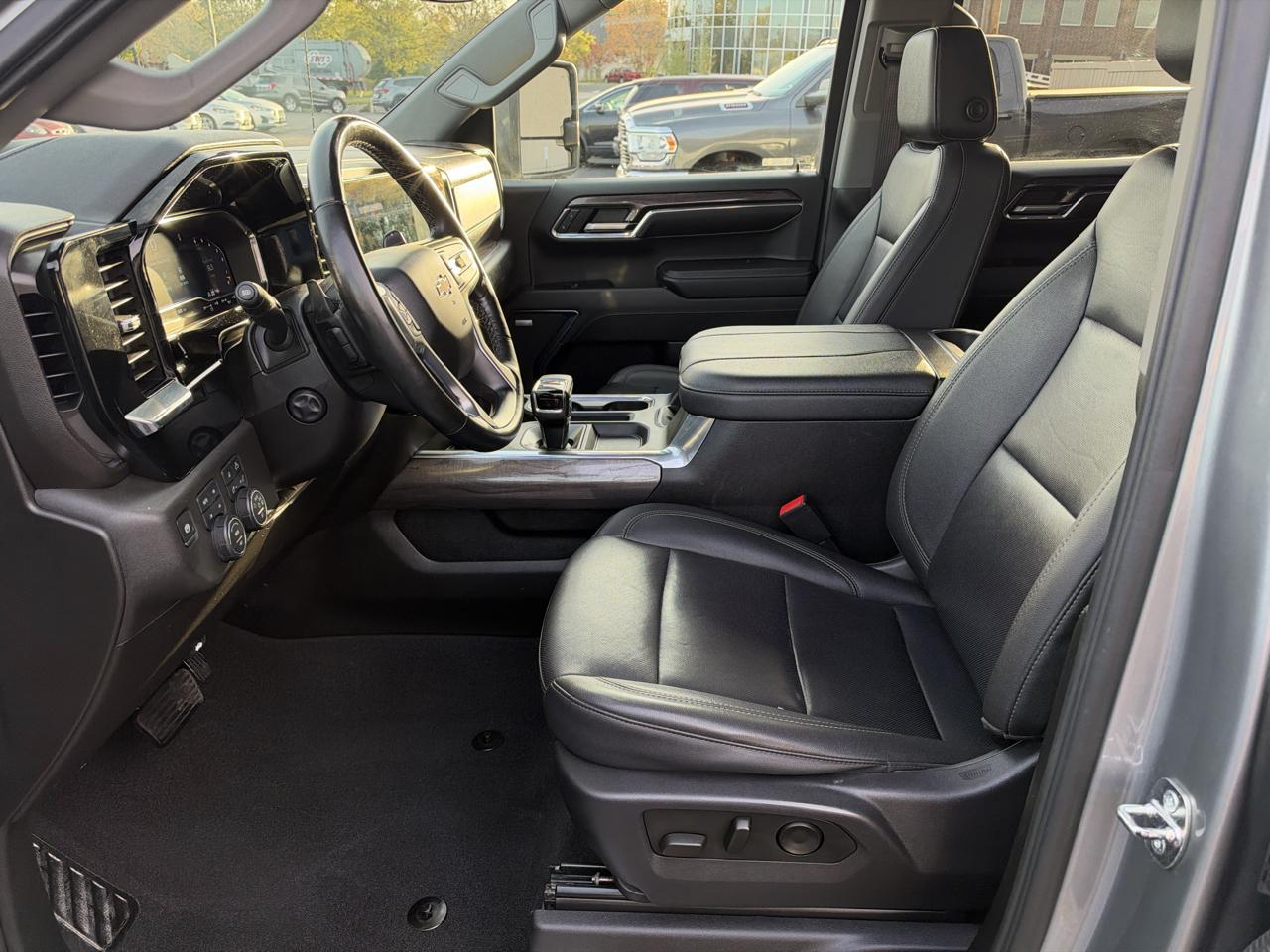 Chevrolet Silverado 1500 4WD Crew Cab 157" LTZ 2024