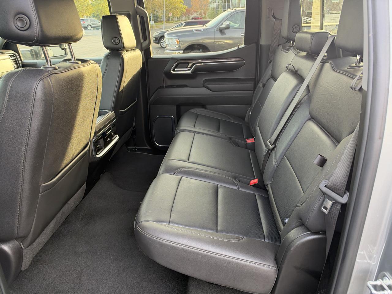 Chevrolet Silverado 1500 4WD Crew Cab 157" LTZ 2024