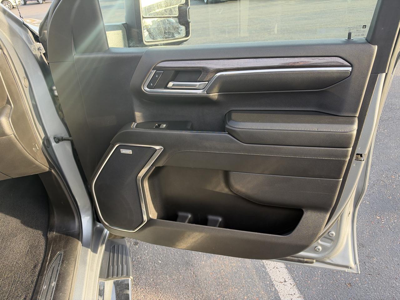 Chevrolet Silverado 1500 4WD Crew Cab 157" LTZ 2024