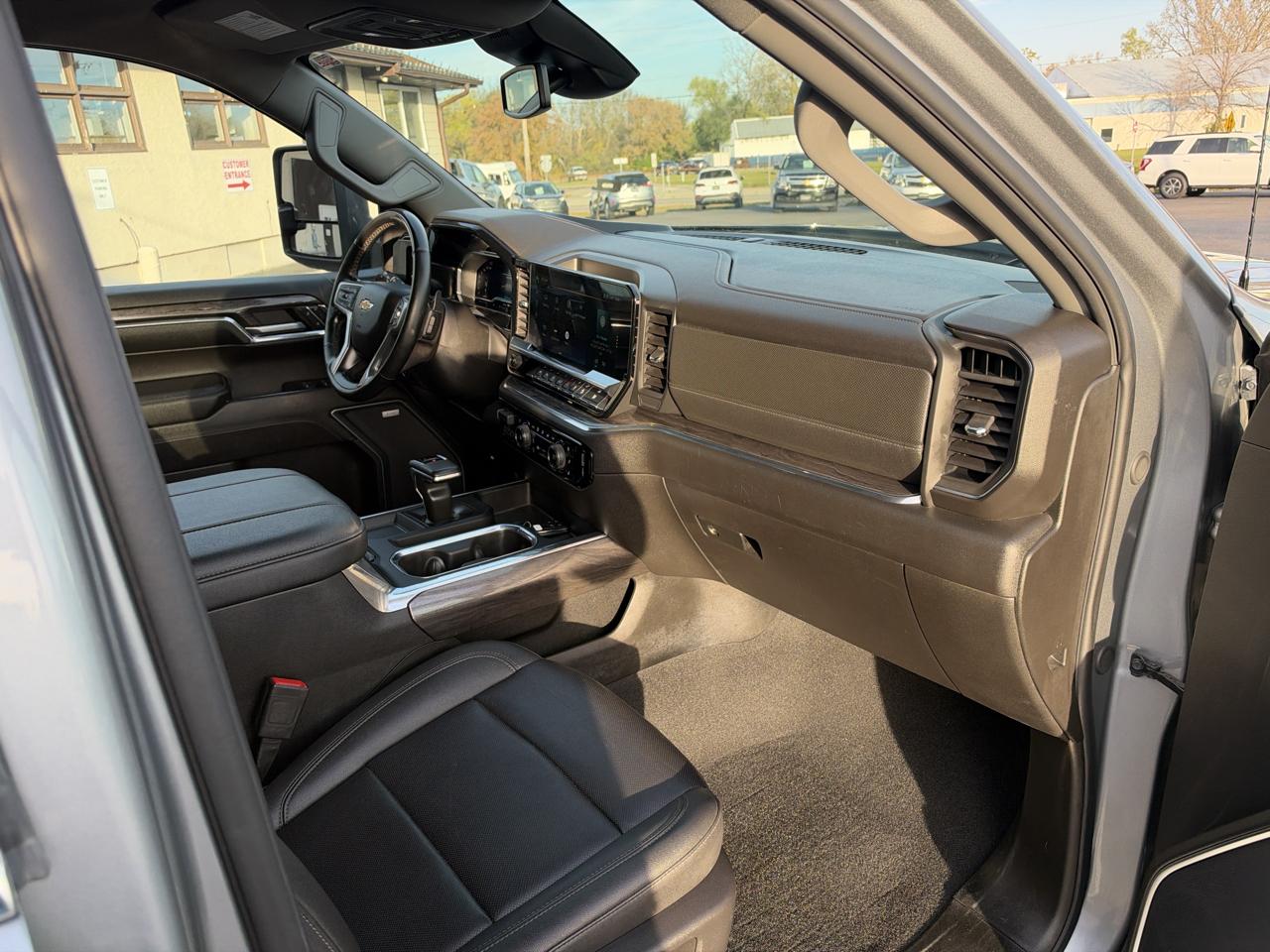 Chevrolet Silverado 1500 4WD Crew Cab 157" LTZ 2024