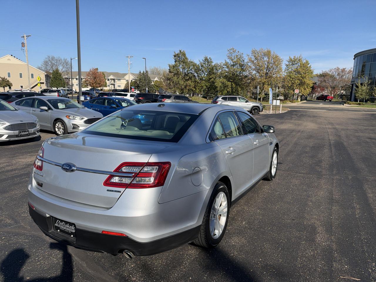 Ford Taurus SE FWD 2018