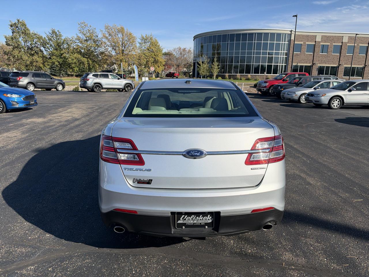 Ford Taurus SE FWD 2018