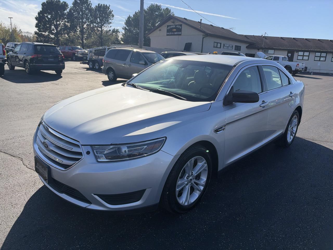 Ford Taurus SE FWD 2018