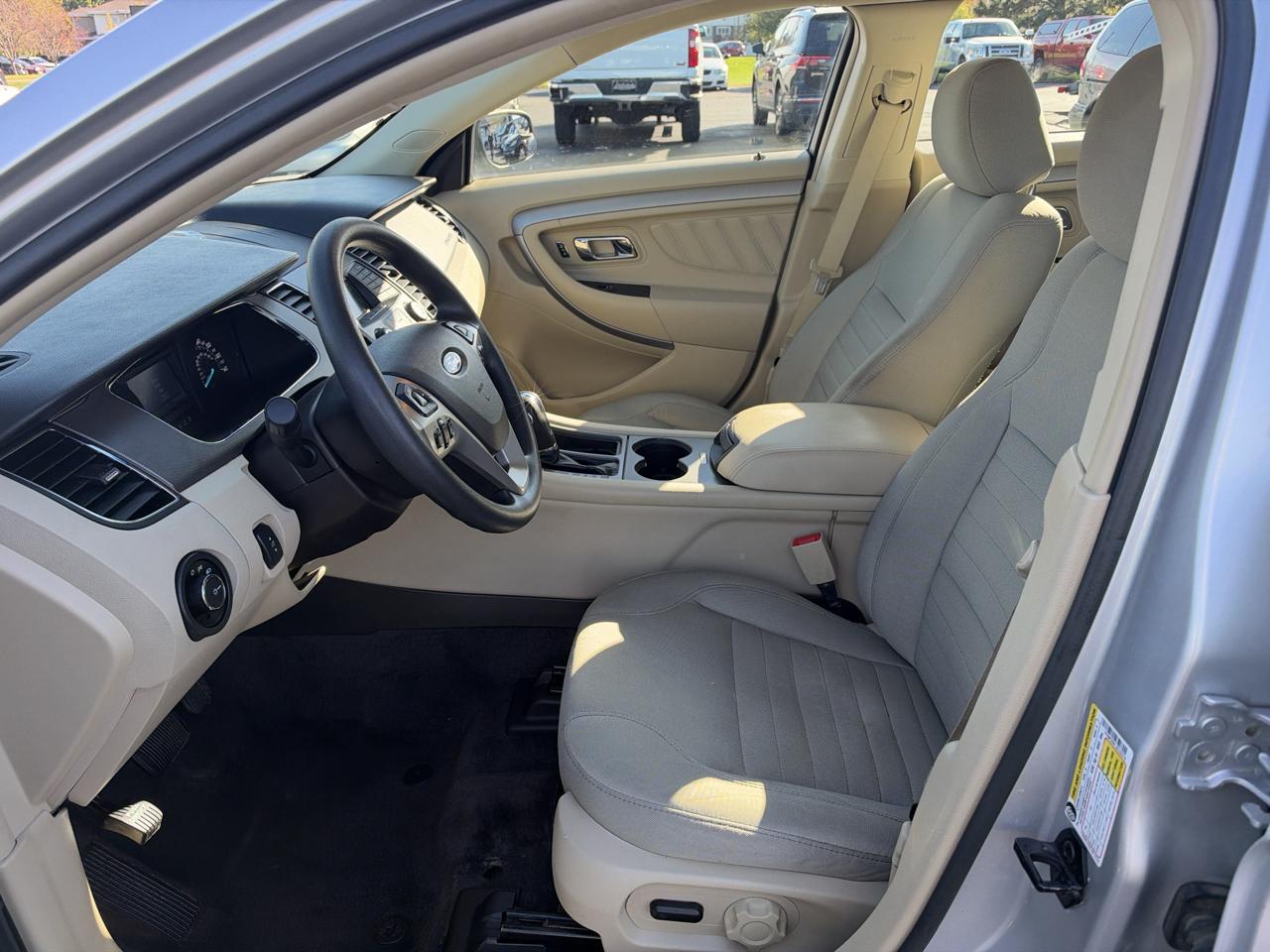 Ford Taurus SE FWD 2018