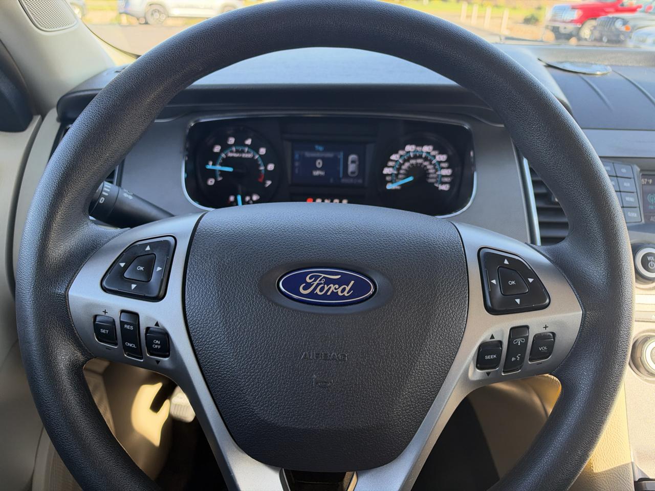 Ford Taurus SE FWD 2018