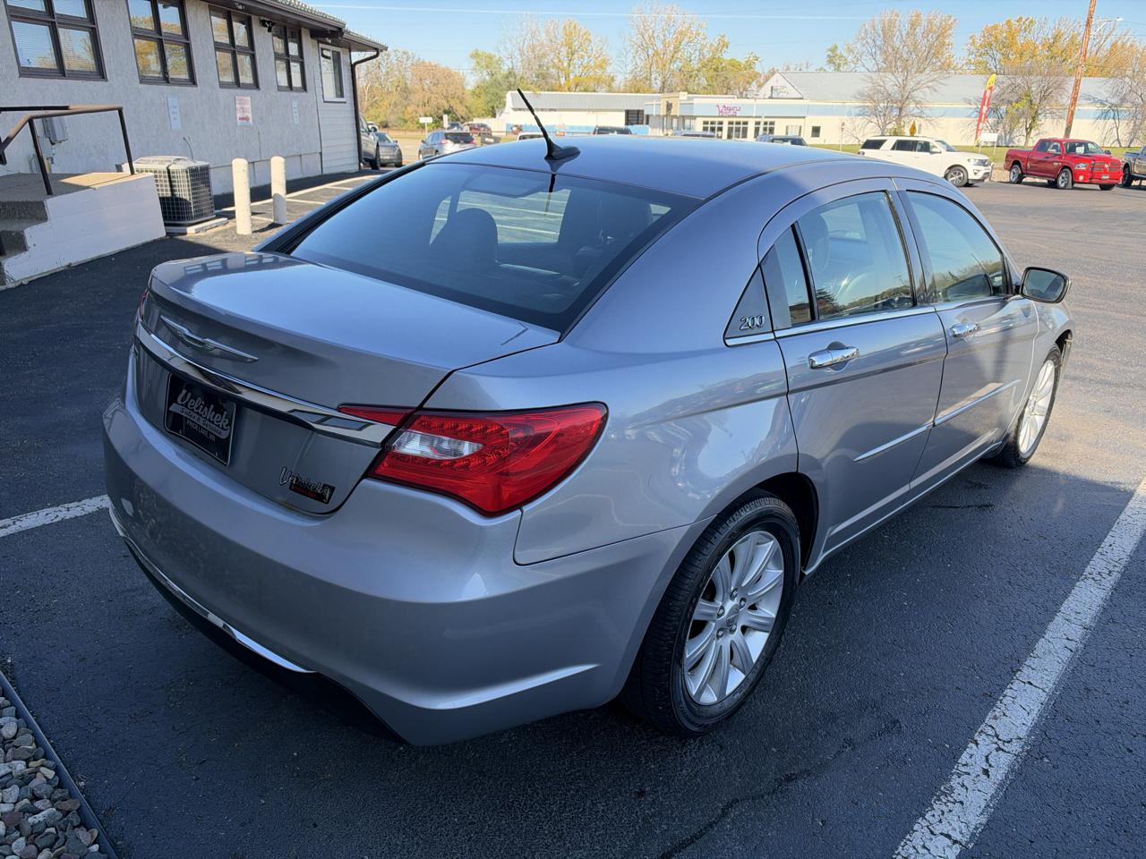 Chrysler 200 4dr Sdn Limited 2013