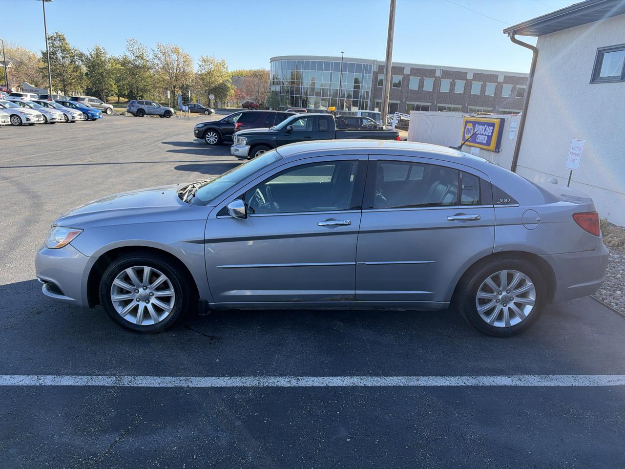 Chrysler 200 4dr Sdn Limited 2013