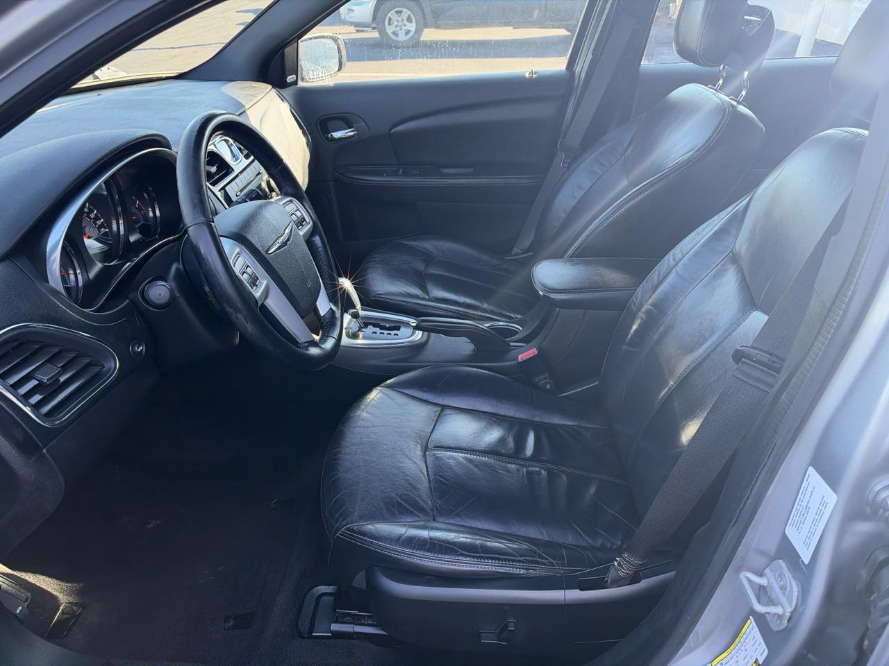 Chrysler 200 4dr Sdn Limited 2013