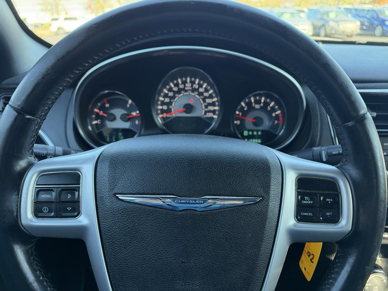 Chrysler 200 4dr Sdn Limited 2013