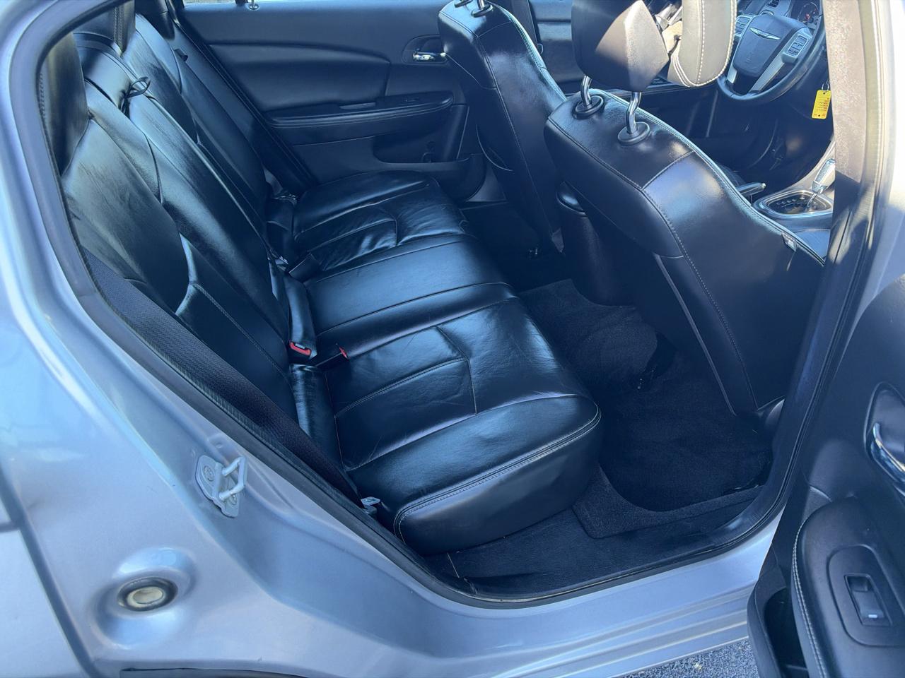 Chrysler 200 4dr Sdn Limited 2013