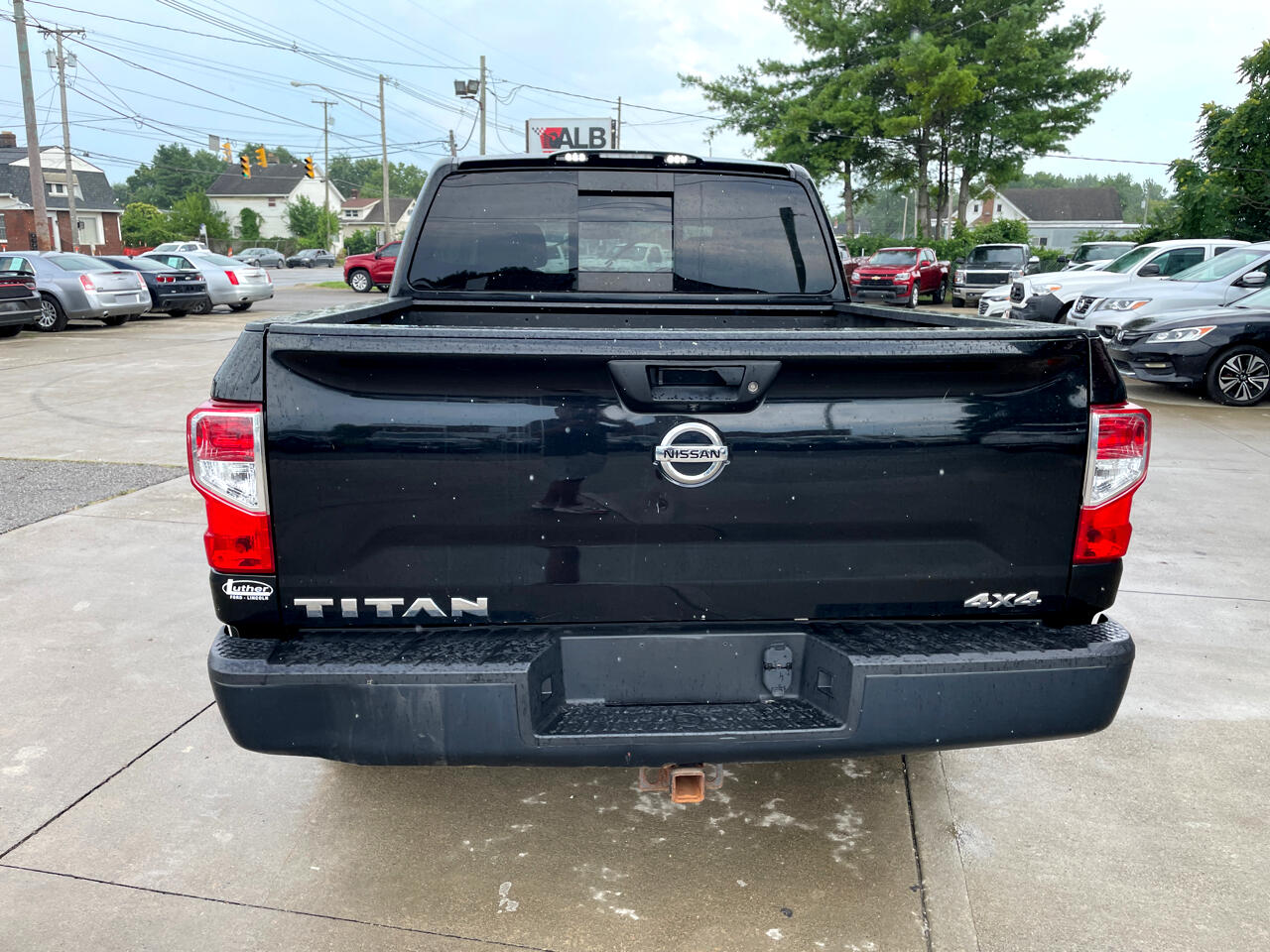 Nissan Titan PRO-4X Crew Cab 4WD 2018 Nissan Titan PRO-4X Crew Cab 4WD 2018