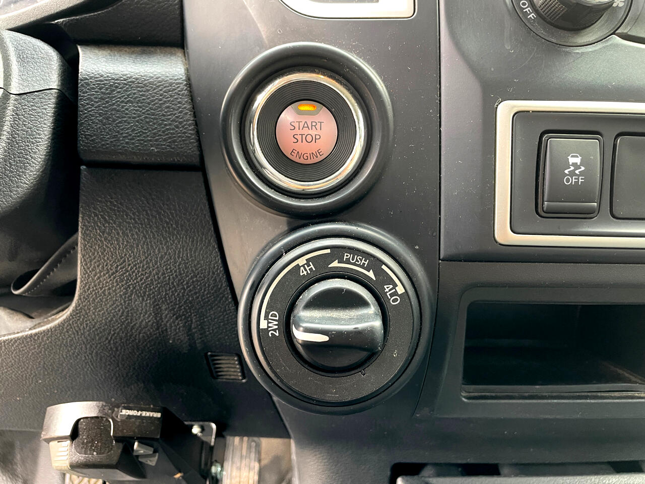 Nissan Titan PRO-4X Crew Cab 4WD 2018 Nissan Titan PRO-4X Crew Cab 4WD 2018