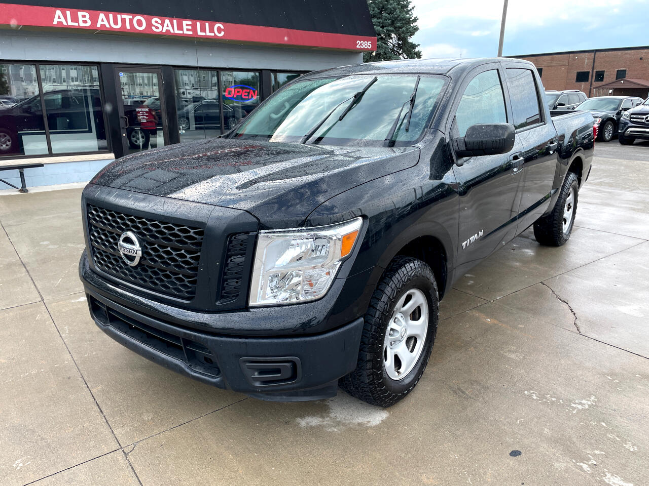 Nissan Titan PRO-4X Crew Cab 4WD 2018 Nissan Titan PRO-4X Crew Cab 4WD 2018