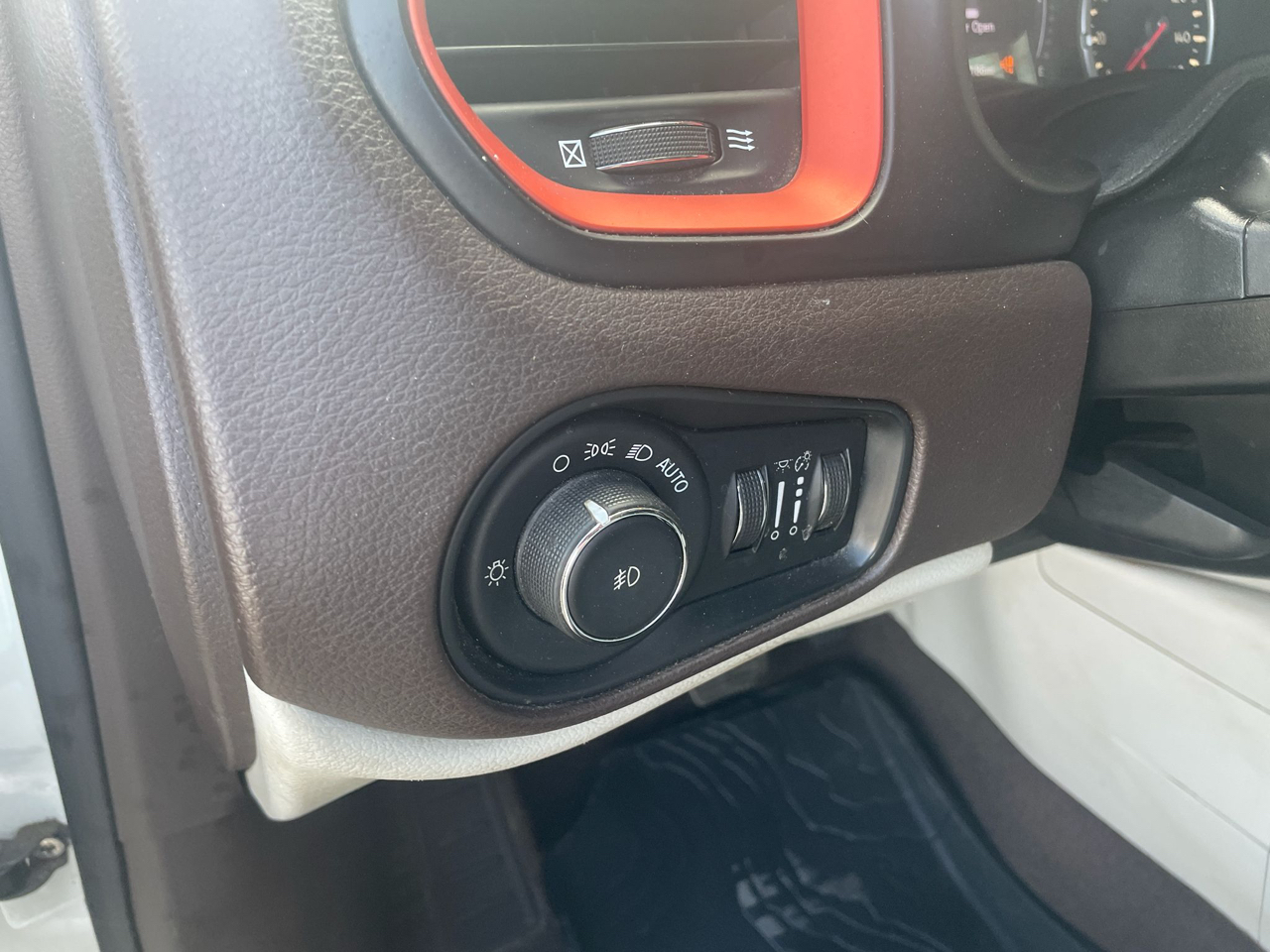 Jeep Renegade Latitude FWD 2017 Jeep Renegade Latitude FWD 2017