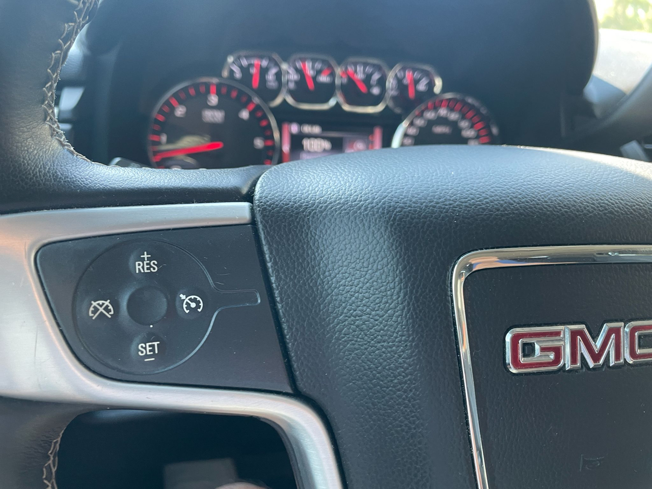 GMC Yukon SLE 4WD 2015 GMC Yukon SLE 4WD 2015