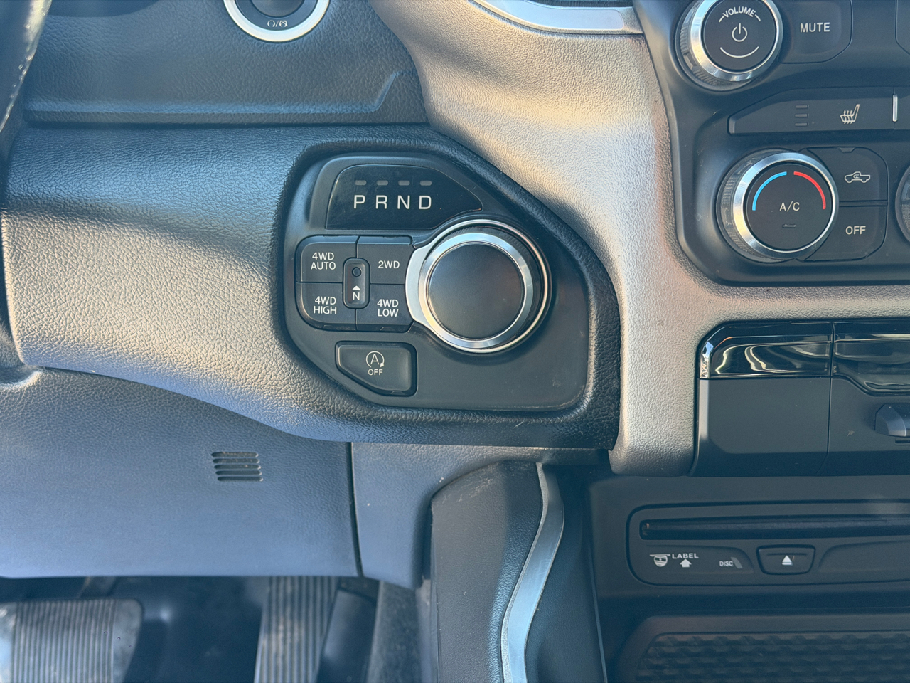 RAM 1500 Big Horn Crew Cab SWB 4WD 2019 RAM 1500 Big Horn Crew Cab SWB 4WD 2019