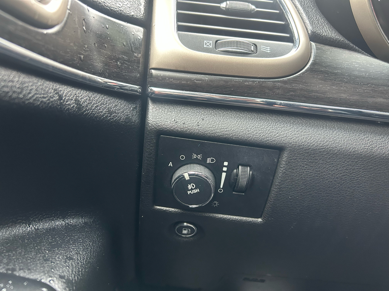 Jeep Grand Cherokee Limited 4WD 2014 Jeep Grand Cherokee Limited 4WD 2014