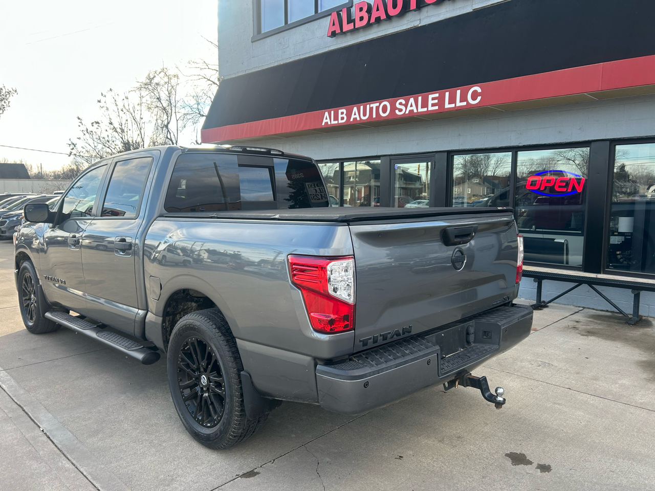Nissan Titan Platinum Reserve Crew Cab 2WD 2018