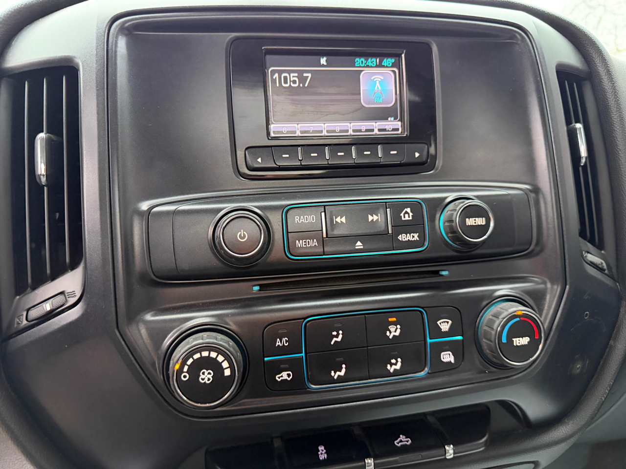 Chevrolet Silverado 1500 Work Truck Short Box 4WD 2015