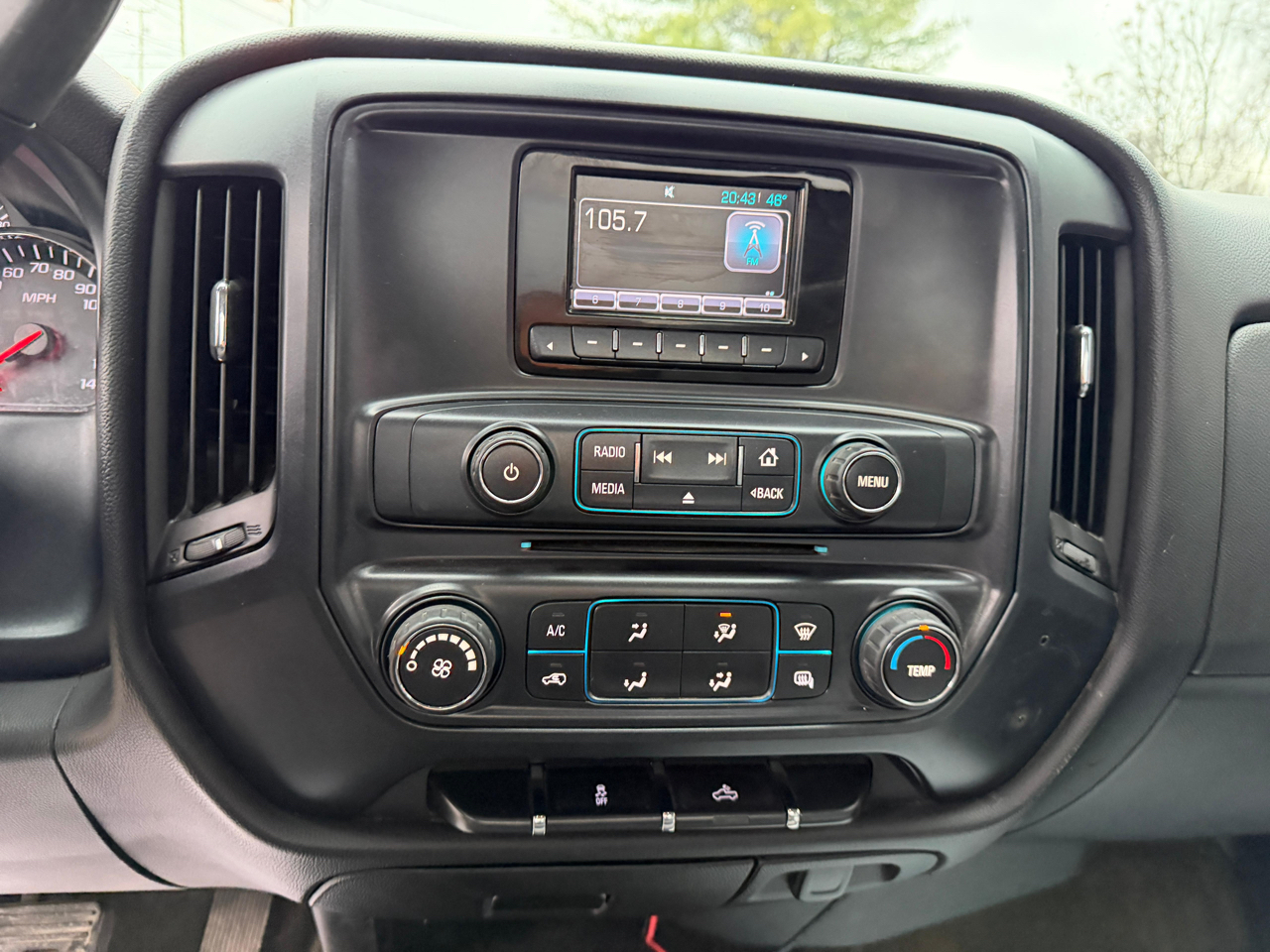 Chevrolet Silverado 1500 Work Truck Short Box 4WD 2015