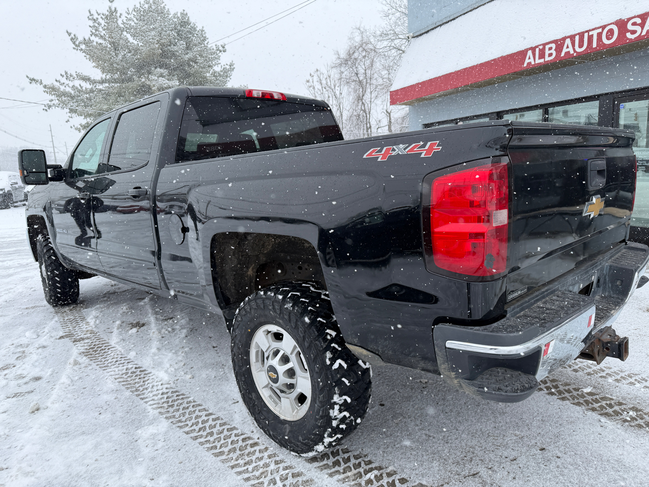 Chevrolet Silverado 2500HD LT Crew Cab 4WD 2017