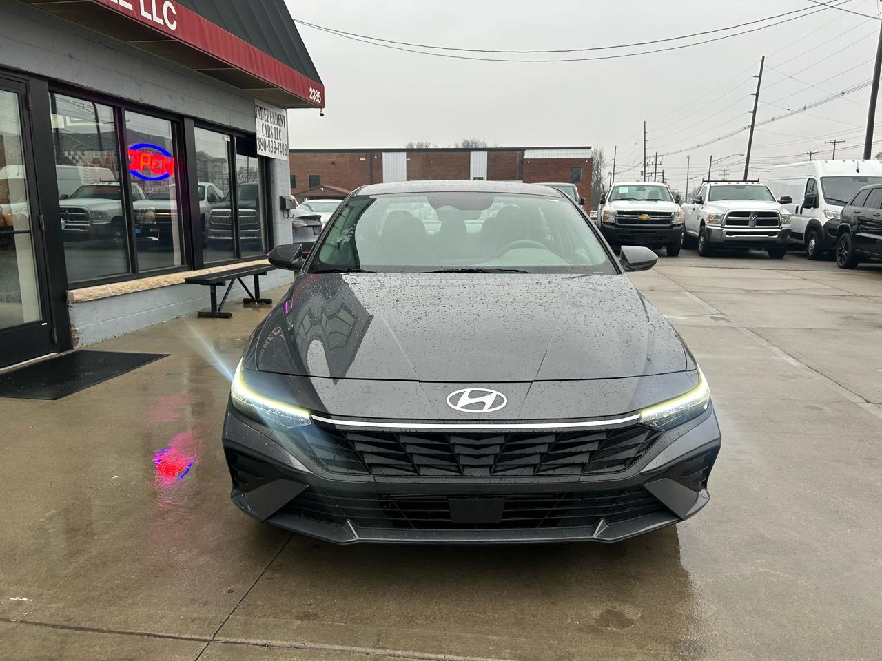 Hyundai Elantra SE 2024