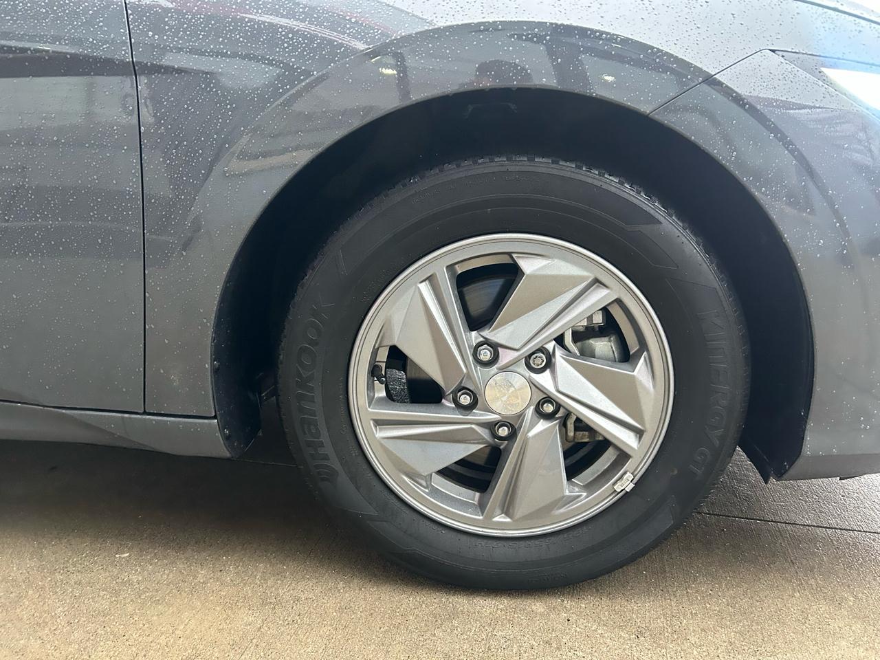 Hyundai Elantra SE 2024