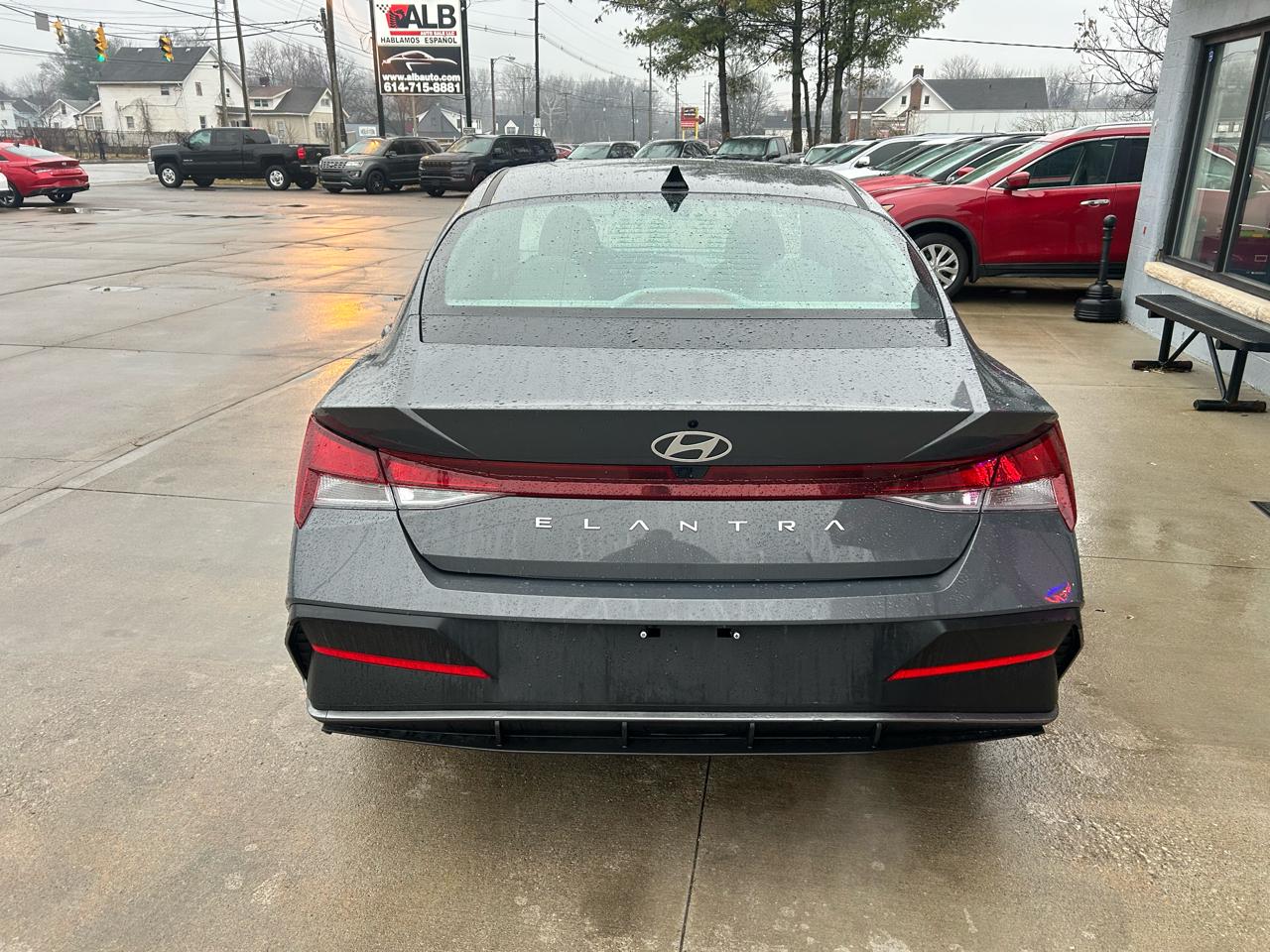 Hyundai Elantra SE 2024