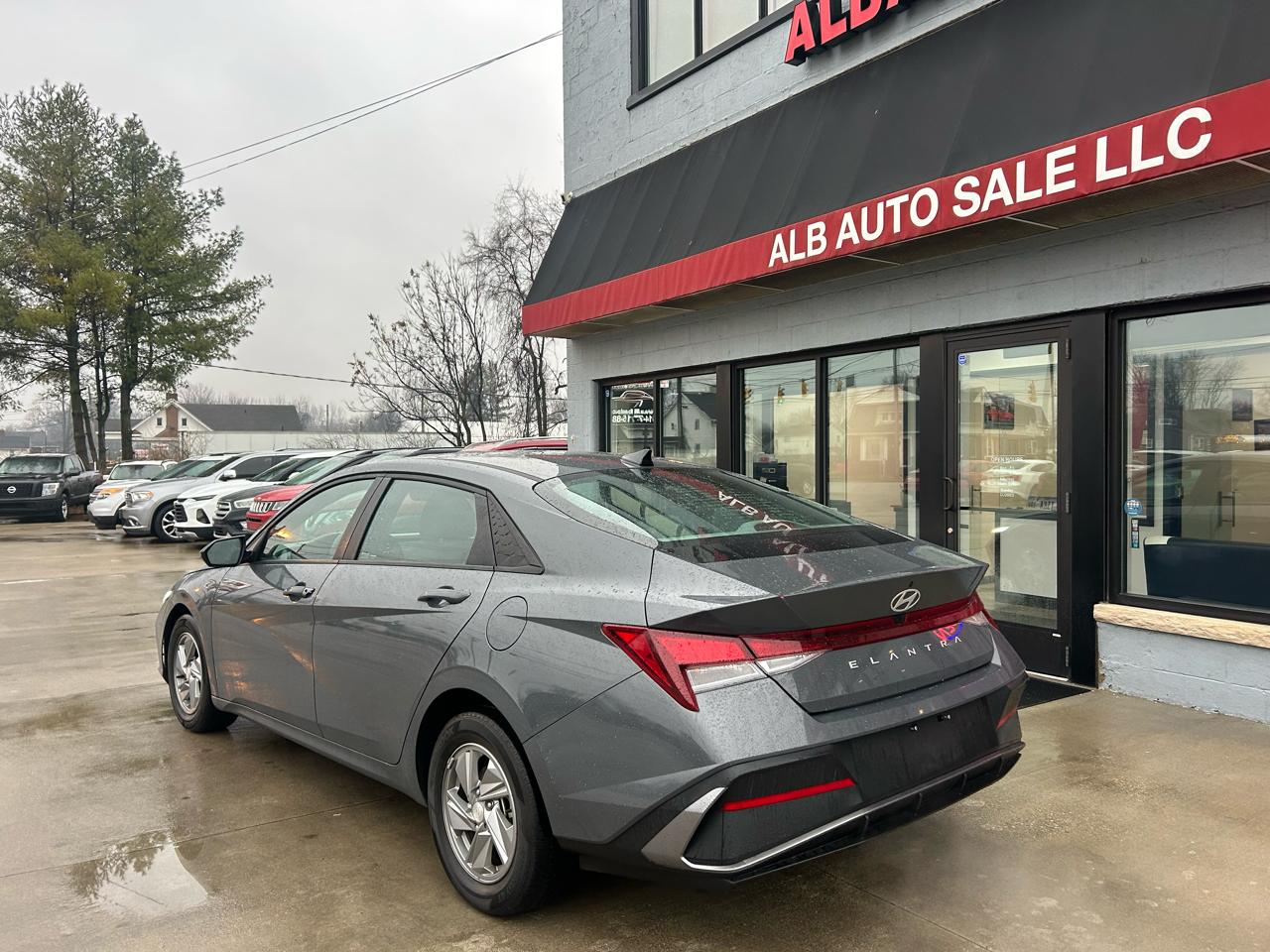 Hyundai Elantra SE 2024