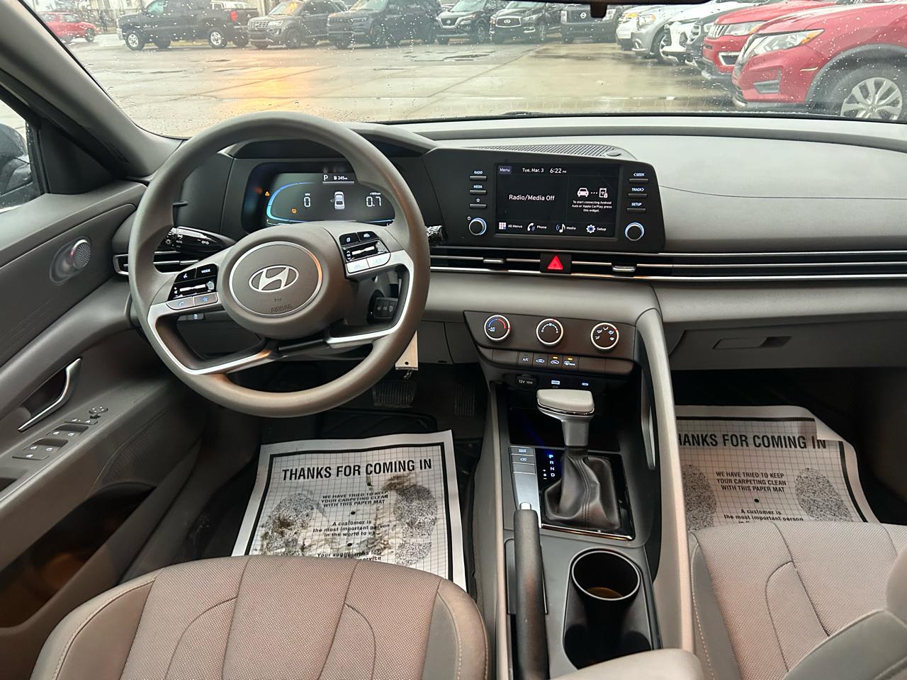 Hyundai Elantra SE 2024