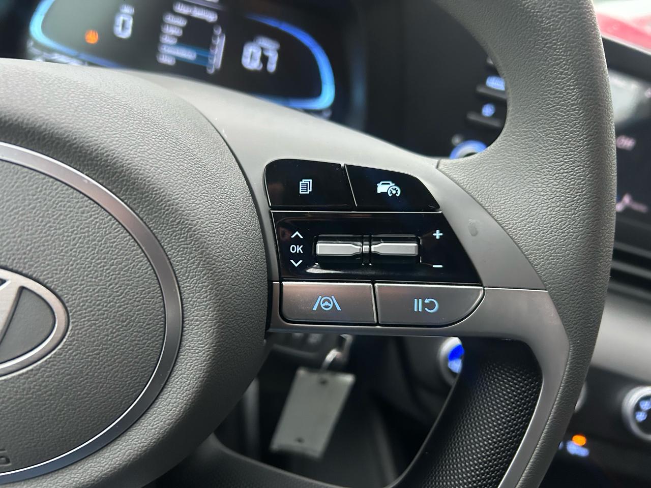 Hyundai Elantra SE 2024