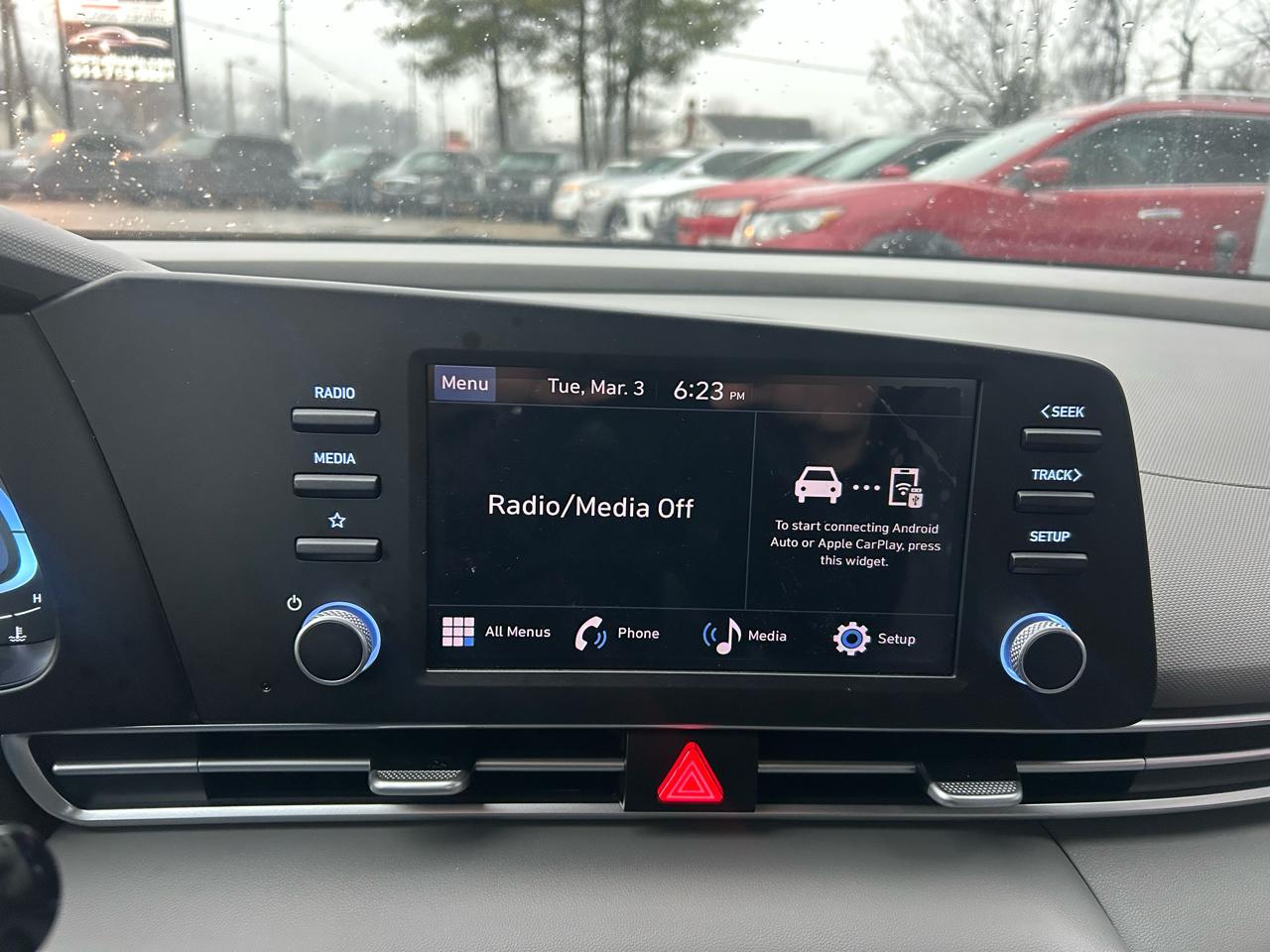 Hyundai Elantra SE 2024