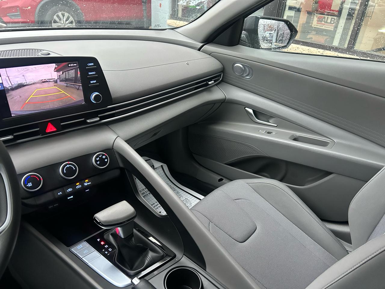 Hyundai Elantra SE 2024