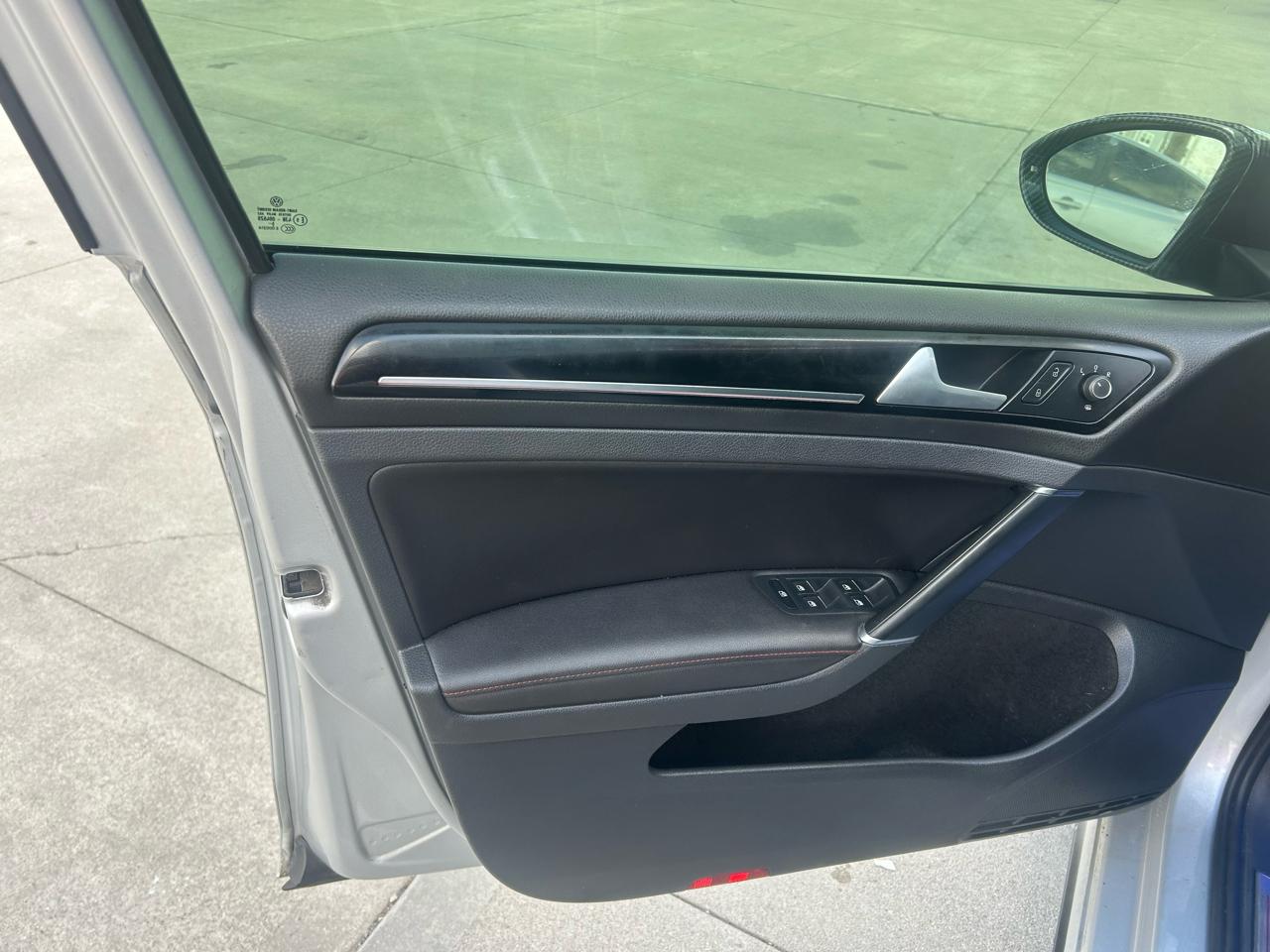 Volkswagen GTI Autobahn 6A 4-Door 2016