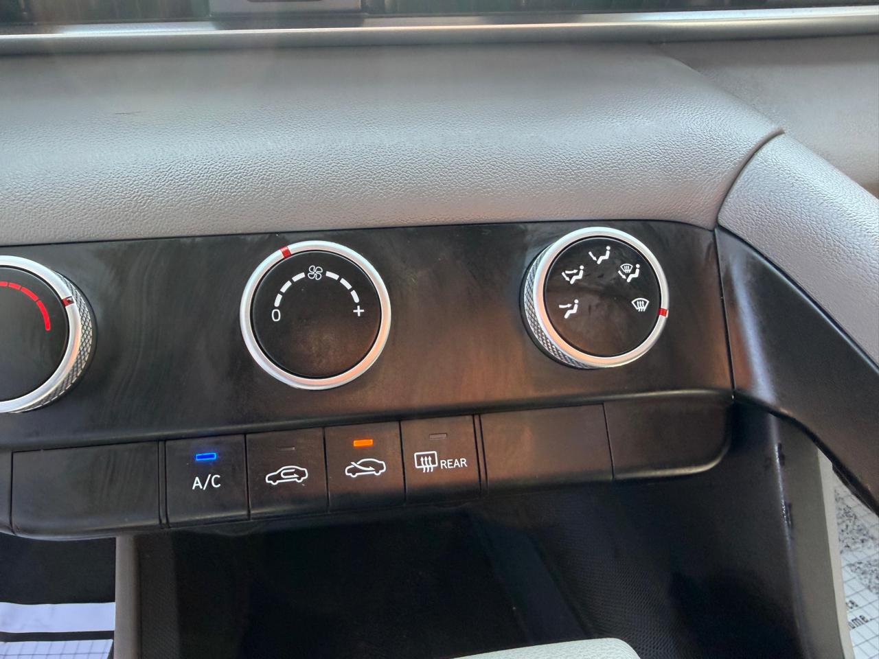 Hyundai Elantra SE 2025