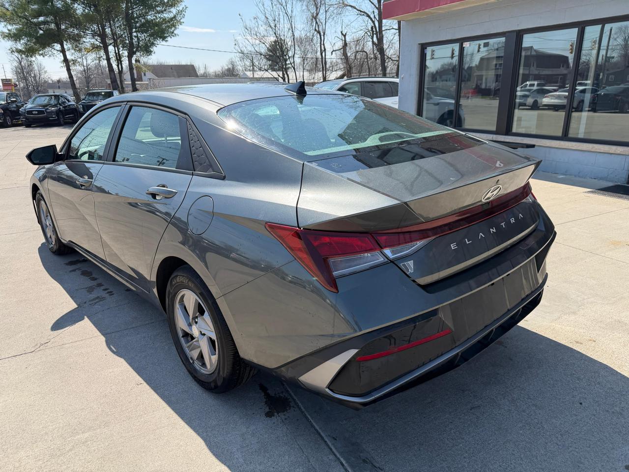 Hyundai Elantra SE 2025