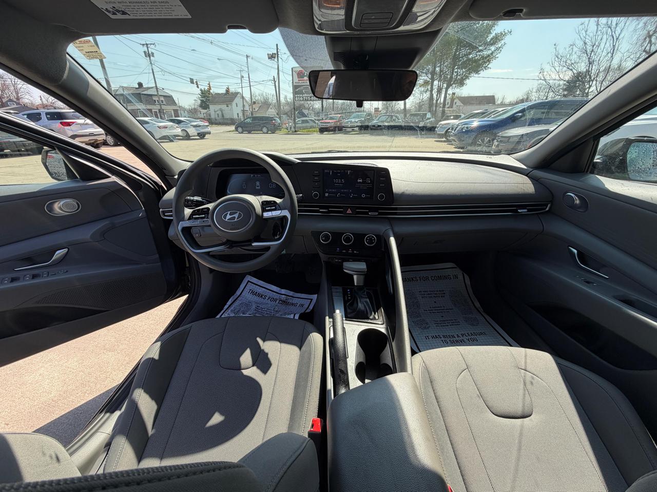 Hyundai Elantra SE 2025