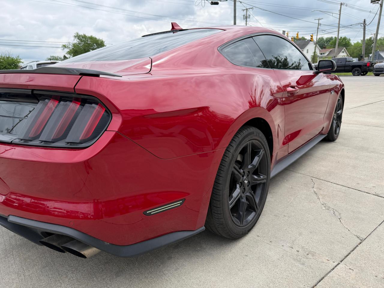 Ford Mustang EcoBoost Coupe 2021