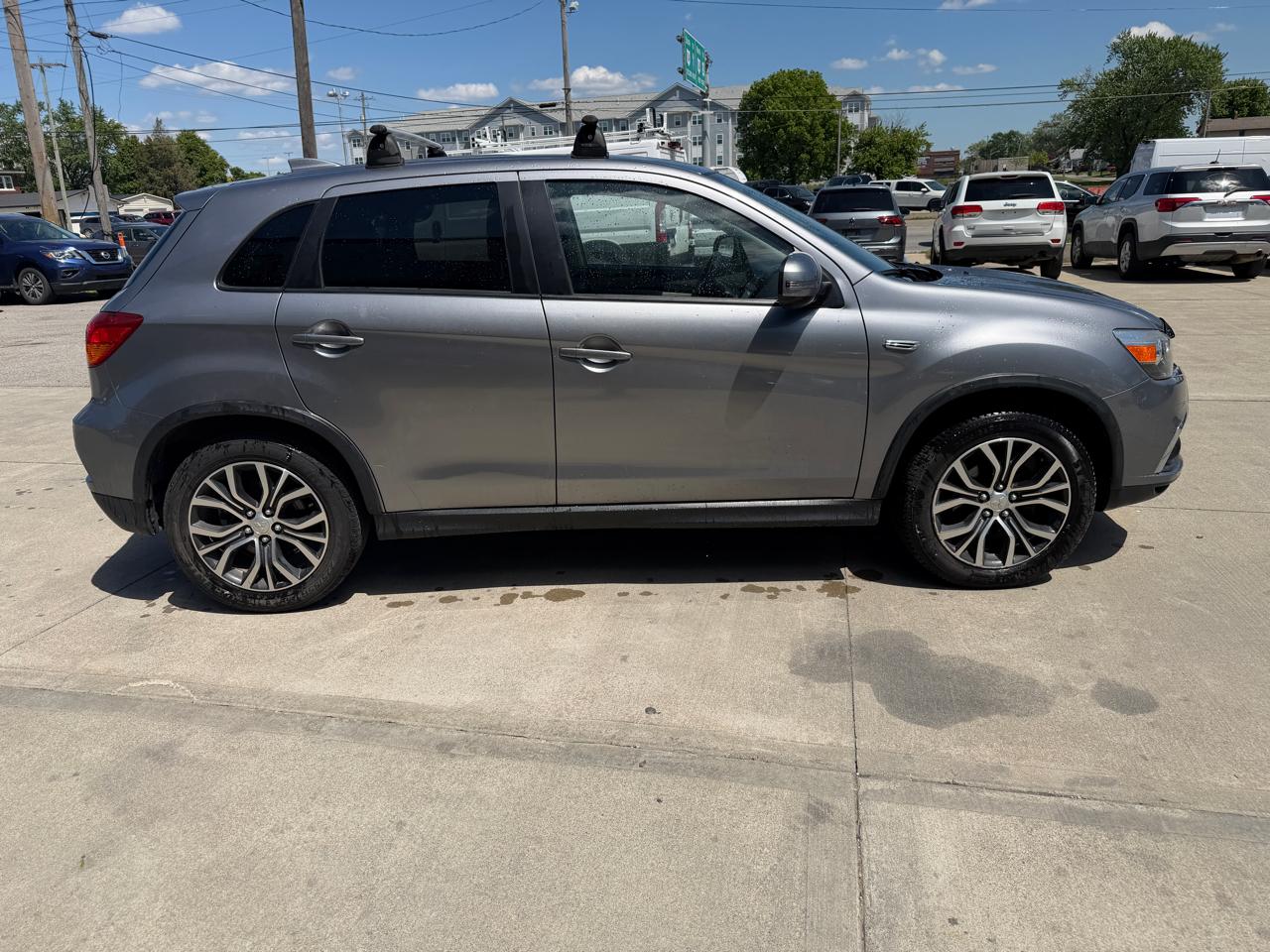 Mitsubishi Outlander Sport 2.0 ES 5M 2018