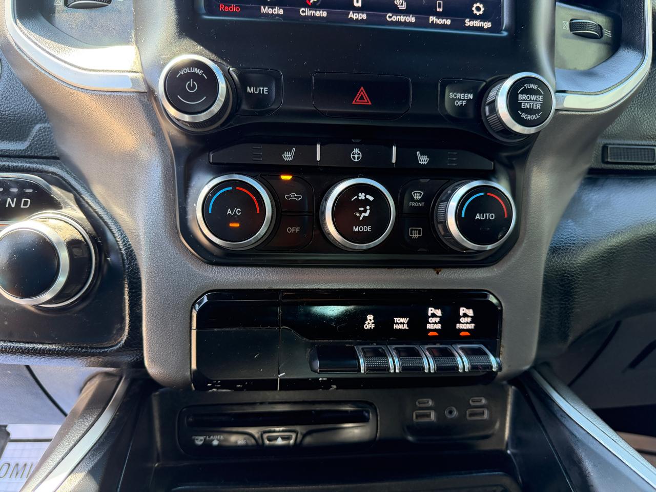 RAM 1500 Big Horn Crew Cab SWB 4WD 2019